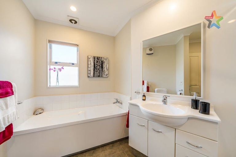 Photo of property in 19 Richmond Grove, Woburn, Lower Hutt, 5010