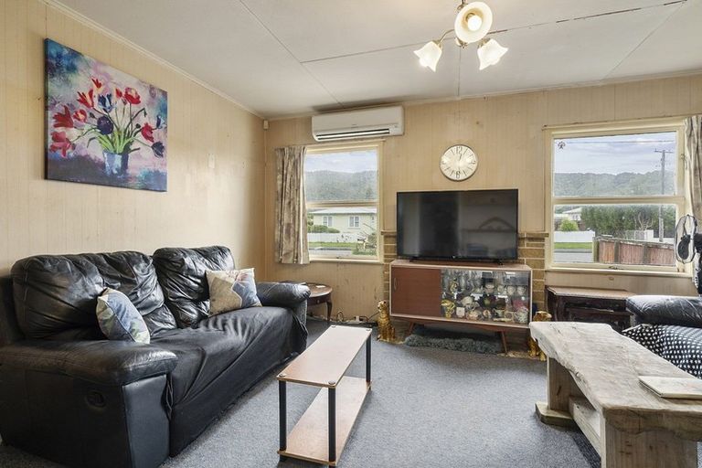 Photo of property in 59 Peel Place, Wainuiomata, Lower Hutt, 5014