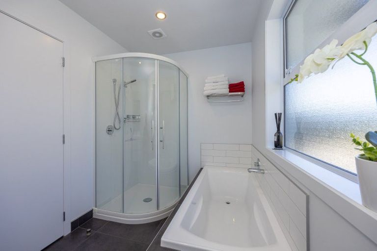 Photo of property in 43 Kingfisher Crescent, Albert Town, Wanaka, 9305