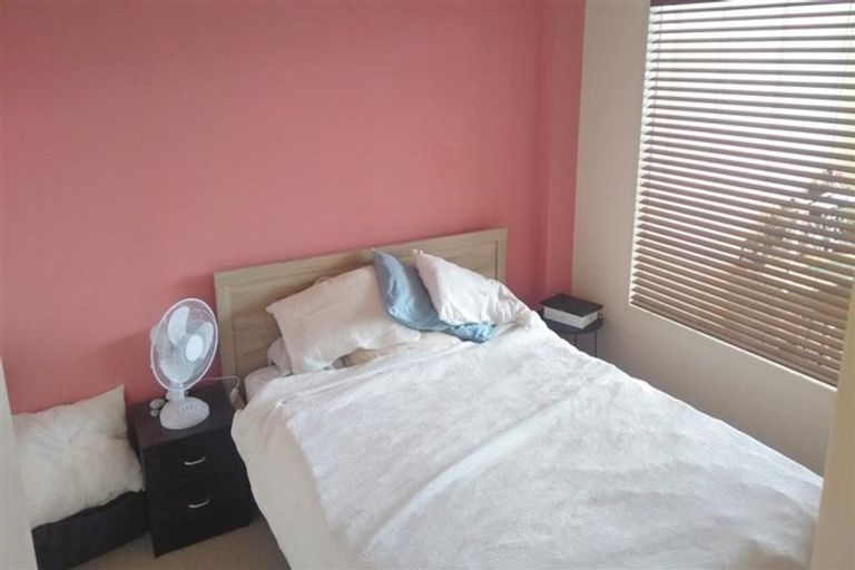 Photo of property in Stadium Garden Flats, 213/107 Thorndon Quay, Pipitea, Wellington, 6011