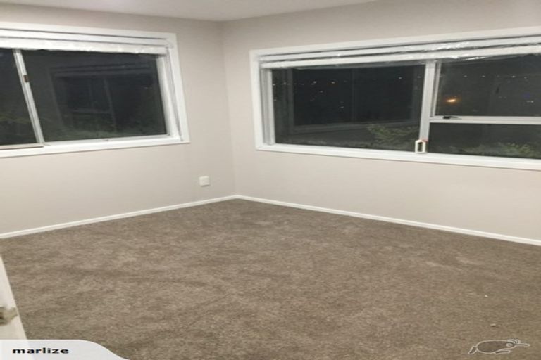 Photo of property in 2/561 Beach Road, Murrays Bay, Auckland, 0630