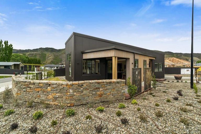 Photo of property in 11 Searle Drive, Cromwell, 9310