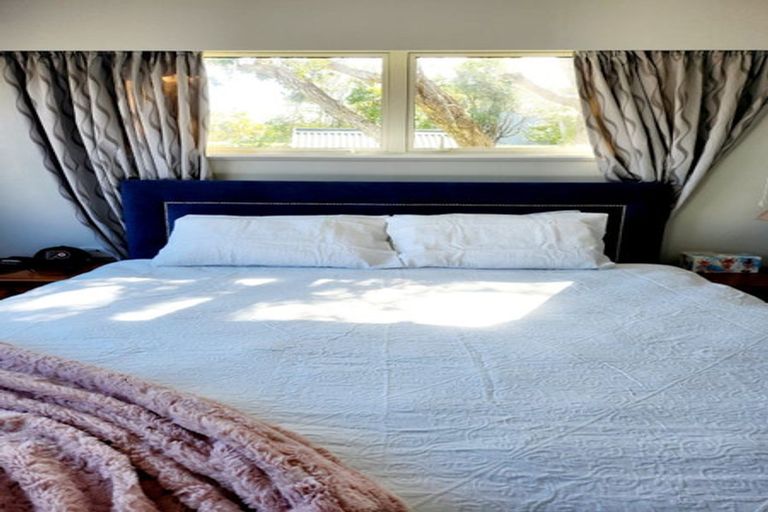 Photo of property in 5 Sunshine Crescent, Kelson, Lower Hutt, 5010