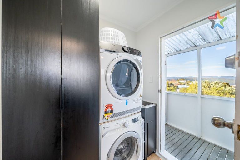 Photo of property in 21b Oakleigh Street, Maungaraki, Lower Hutt, 5010