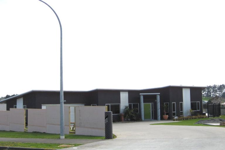 Photo of property in 11 Horizon Heights, Whalers Gate, New Plymouth, 4310