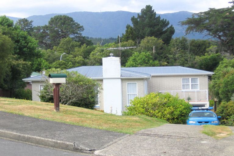 Photo of property in 4 Dawn Grove, Brown Owl, Upper Hutt, 5018