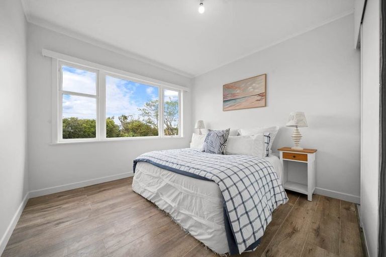 Photo of property in 1/63 Arran Road, Browns Bay, Auckland, 0630