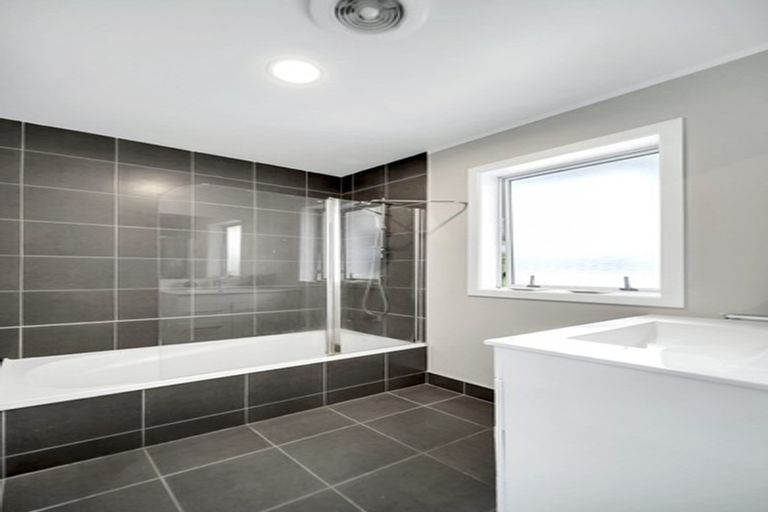 Photo of property in 3/32 Millen Avenue, Pakuranga, Auckland, 2010