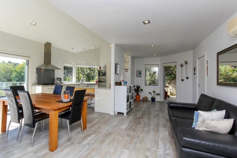 Photo of property in 15 Shortland Street, Lower Vogeltown, New Plymouth, 4310