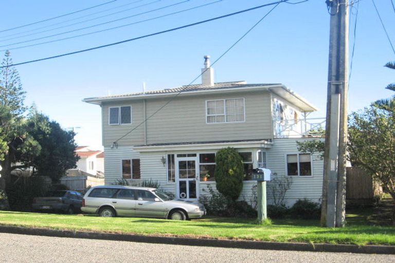Photo of property in 129 Wellington Road, Paekakariki, 5034