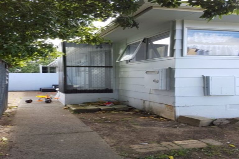 Photo of property in 1/5 Sharland Avenue, Manurewa, Auckland, 2102