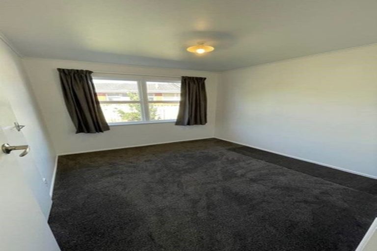Photo of property in 8 Robert Grigg Place, Hamilton East, Hamilton, 3216