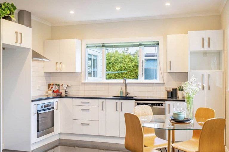 Photo of property in 22 Elizabeth Street, Petone, Lower Hutt, 5012