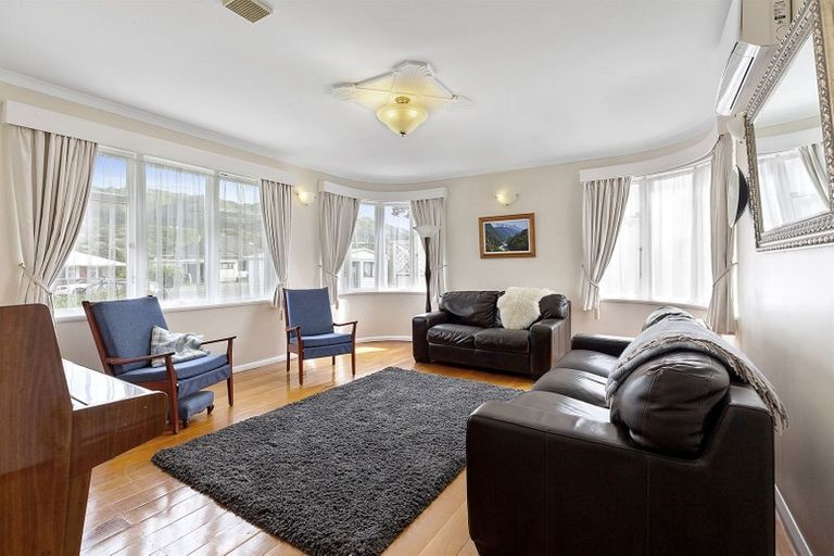 Photo of property in 20 Handyside Street, Tawa, Wellington, 5028