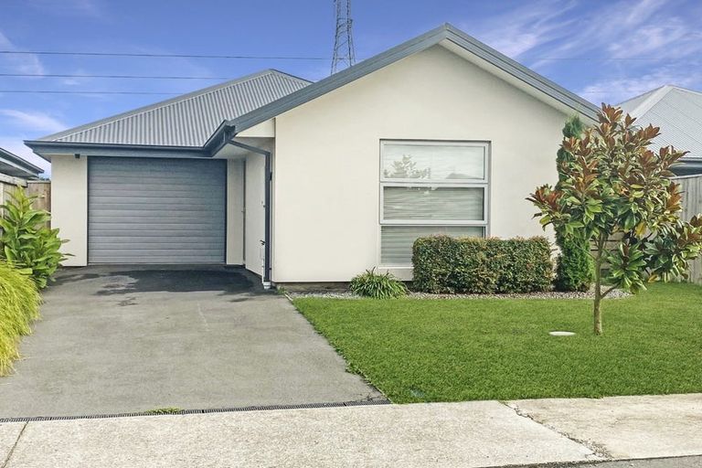 Photo of property in 22 Helmore Street, Rangiora, 7400