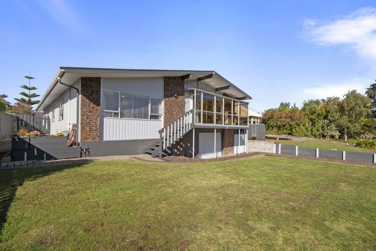 Photo of property in 2 Palliser Place, Milson, Palmerston North, 4414