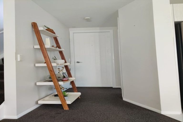 Photo of property in 23 Petherick Crescent, Johnsonville, Wellington, 6037