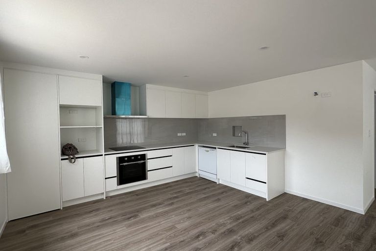 Photo of property in 12 Lewisham Street, Highland Park, Auckland, 2010