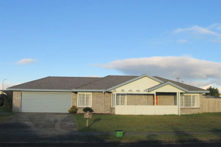 Photo of property in 70 Burswood Drive, Burswood, Auckland, 2013