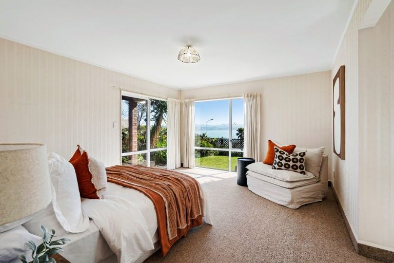 Photo of property in 19 Roslyn Road, Bluff Hill, Napier, 4110