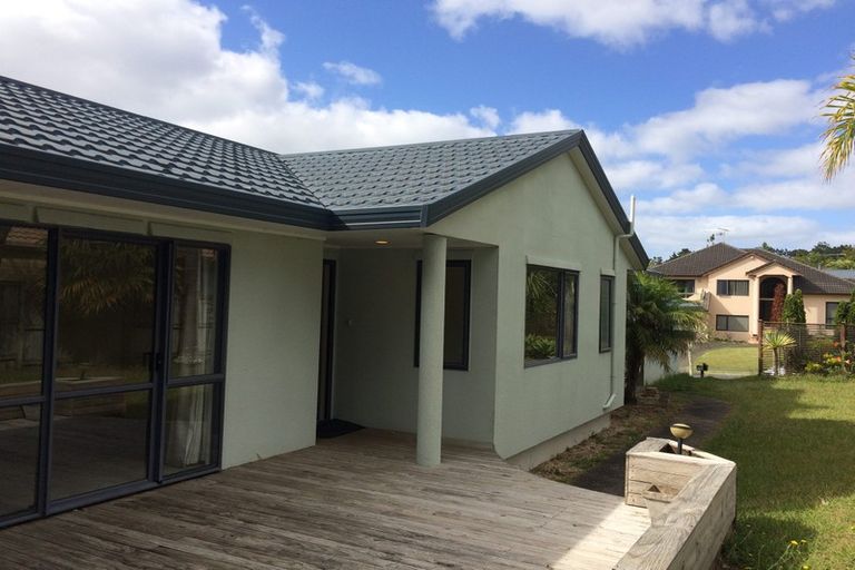 Photo of property in 24 Pukatea Avenue, Albany, Auckland, 0632