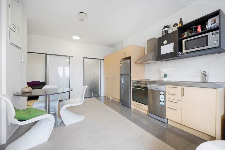 Photo of property in Twin Towers, 811/17 Putney Way, Manukau, Auckland, 2104