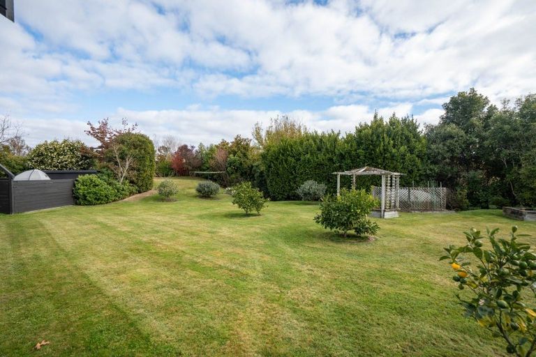 Photo of property in 63 Loch Views Road, Acacia Bay, Taupo, 3385
