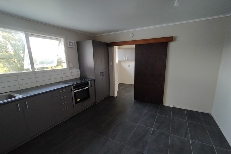 Photo of property in 22 Raymond Terrace, Northcote, Auckland, 0627