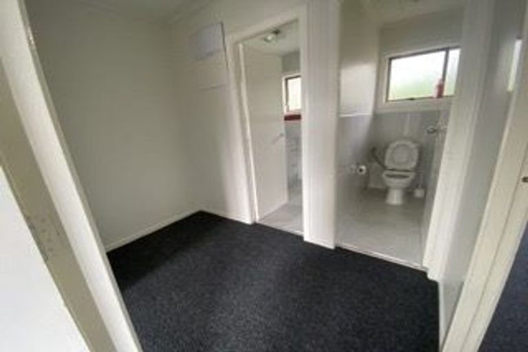 Photo of property in 302 Swanson Road, Henderson, Auckland, 0610