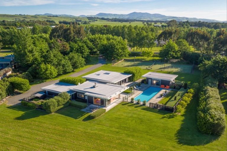 Photo of property in 101 Oxford Street, Martinborough, 5711