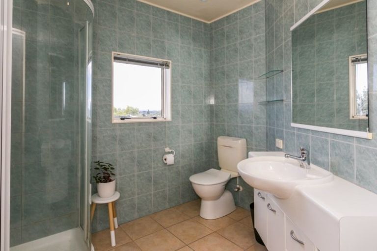 Photo of property in 15 Woodford Heights, Havelock North, 4130