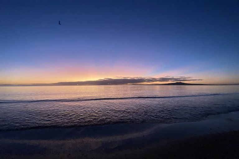 Photo of property in 9 Prestige Place, Castor Bay, Auckland, 0620