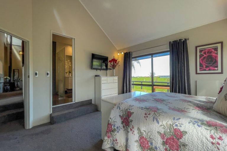 Photo of property in 32 Hauraki Road, Hauraki, Auckland, 0622