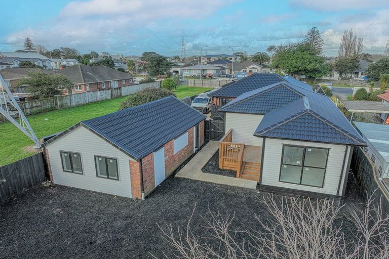 Photo of property in 309 Massey Road, Mangere East, Auckland, 2024