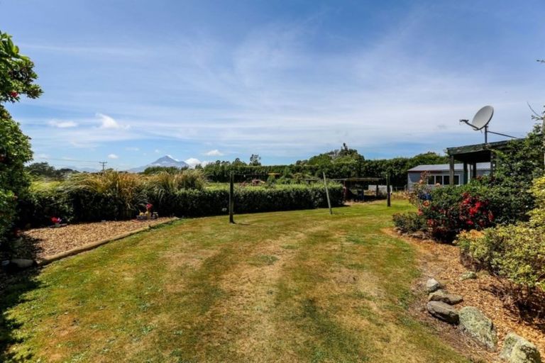 Photo of property in 185 Tasman Street, Opunake, 4616