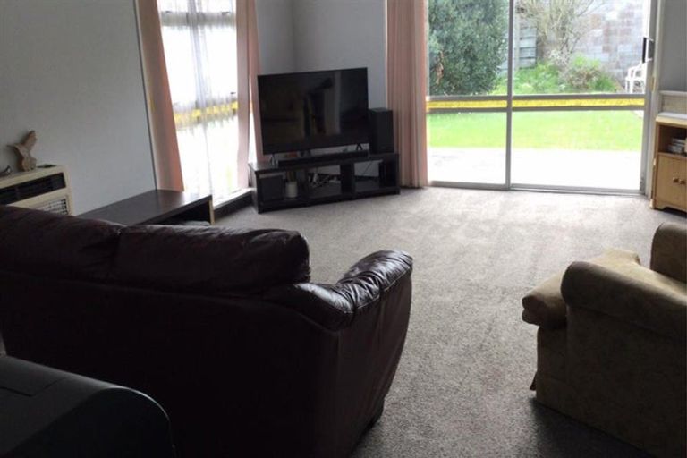 Photo of property in 38 Kimberley Grove, Westbrook, Palmerston North, 4412