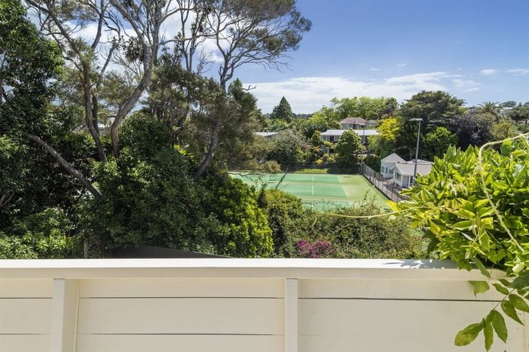 Photo of property in 17 Kororo Street, Northcote, Auckland, 0627