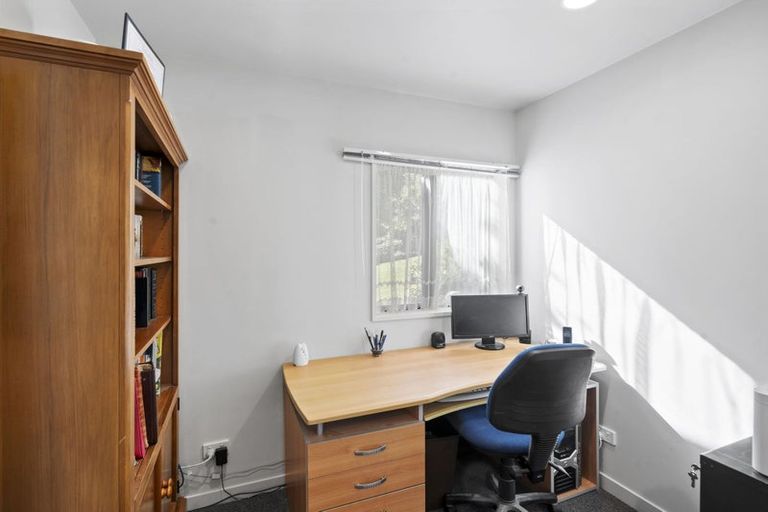 Photo of property in 18 Rockview Place, Mount Pleasant, Christchurch, 8081