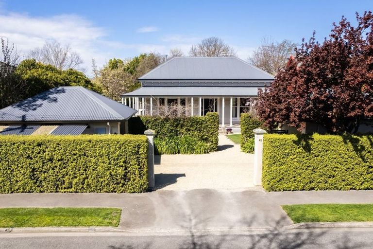 Photo of property in 42 Holly Road, St Albans, Christchurch, 8014