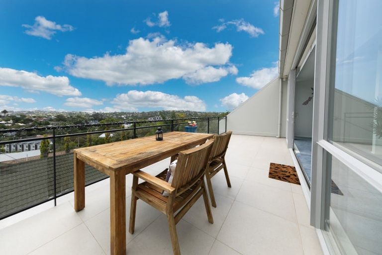 Photo of property in 9/49 Browns Road, Browns Bay, Auckland, 0630