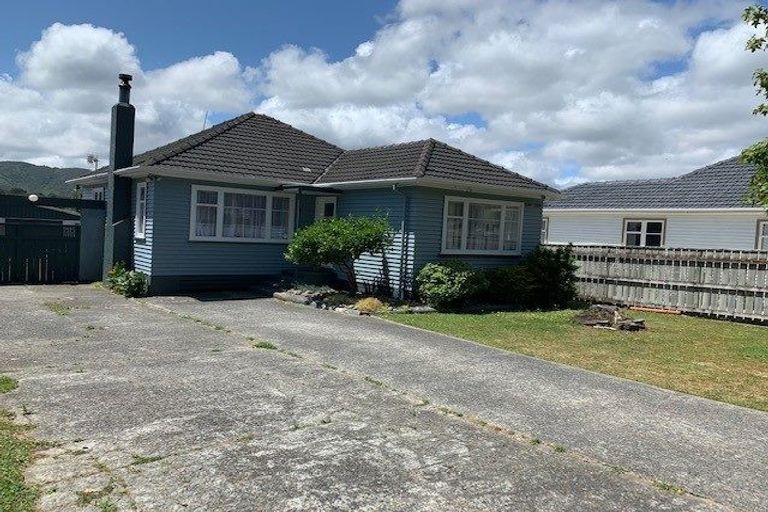 Photo of property in 118 Wainuiomata Road, Wainuiomata, Lower Hutt, 5014
