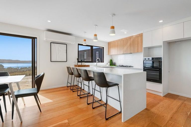 Photo of property in 236 Whangaparaoa Road, Red Beach, 0932