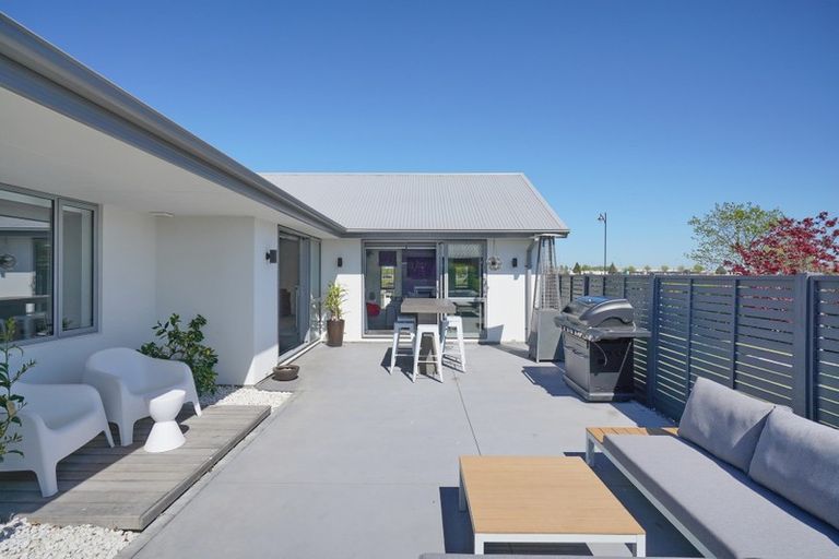 Photo of property in 42 Mokihi Gardens, Hillmorton, Christchurch, 8024