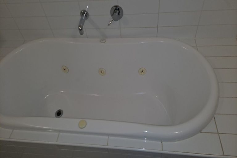 Photo of property in Augusta Apartments, 10/254 Willis Street, Te Aro, Wellington, 6011