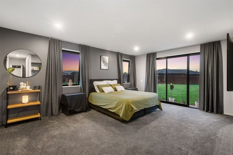 Photo of property in 8 Crawford Close, Amberley, 7410