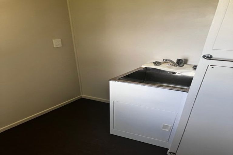 Photo of property in 59 Hutchinson Avenue, New Lynn, Auckland, 0600