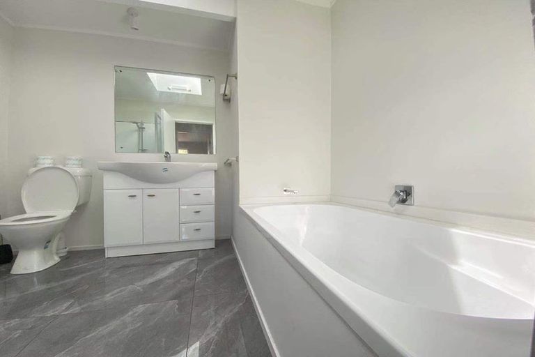 Photo of property in 51 Awaruku Road, Torbay, Auckland, 0630