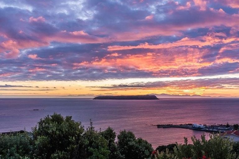 Photo of property in 112 Motuhara Road, Plimmerton, Porirua, 5026