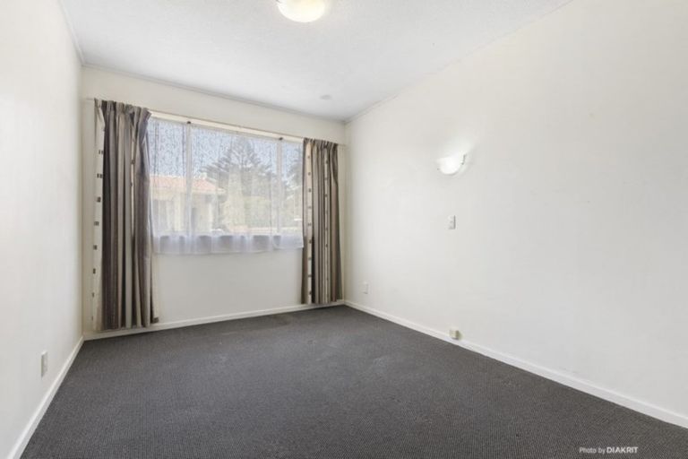 Photo of property in 4/171 Queens Drive, Lyall Bay, Wellington, 6022