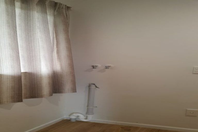 Photo of property in 9 Hatherlow Street, Glenfield, Auckland, 0629